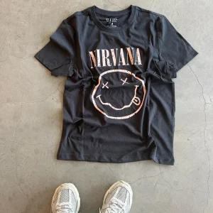Onlnirvana Short Sleeve Top Phantom Smiling