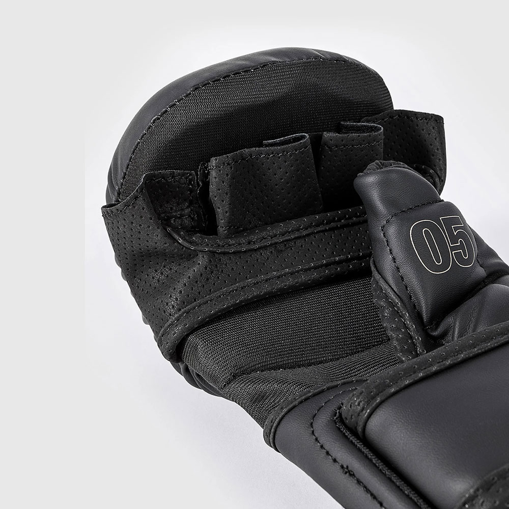 Venum MMA Sparringhandskar Impact EVO svart - Bild 5